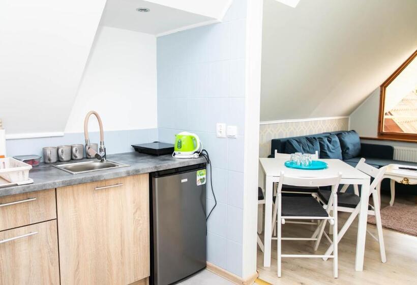 הוסטל Zajazd Bombonierka