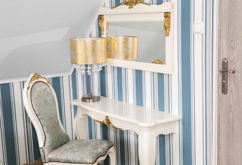 הוסטל Zajazd Bombonierka