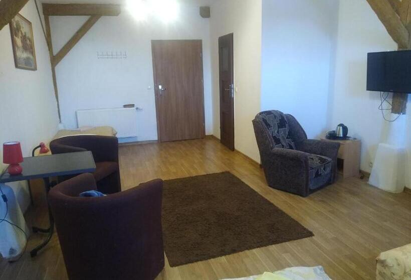 호스텔 Zajazd Eljan Centrum Noclegowe