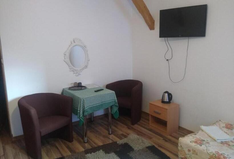 호스텔 Zajazd Eljan Centrum Noclegowe