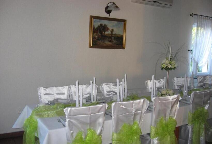 호스텔 Zajazd Idylla