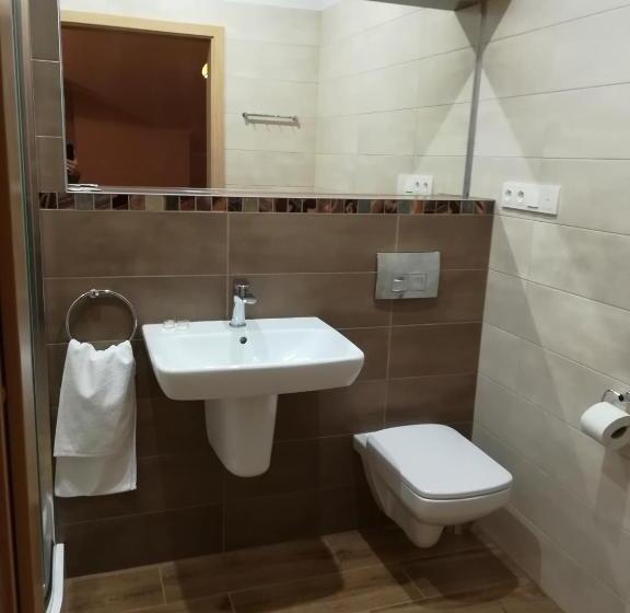 הוסטל Zajazd Podjadek