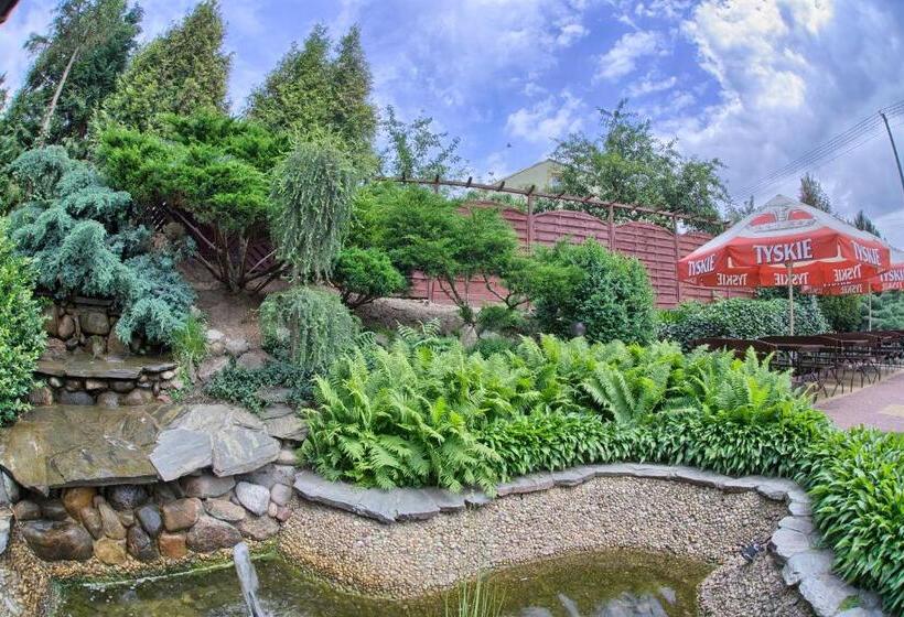 הוסטל Zajazd Podjadek