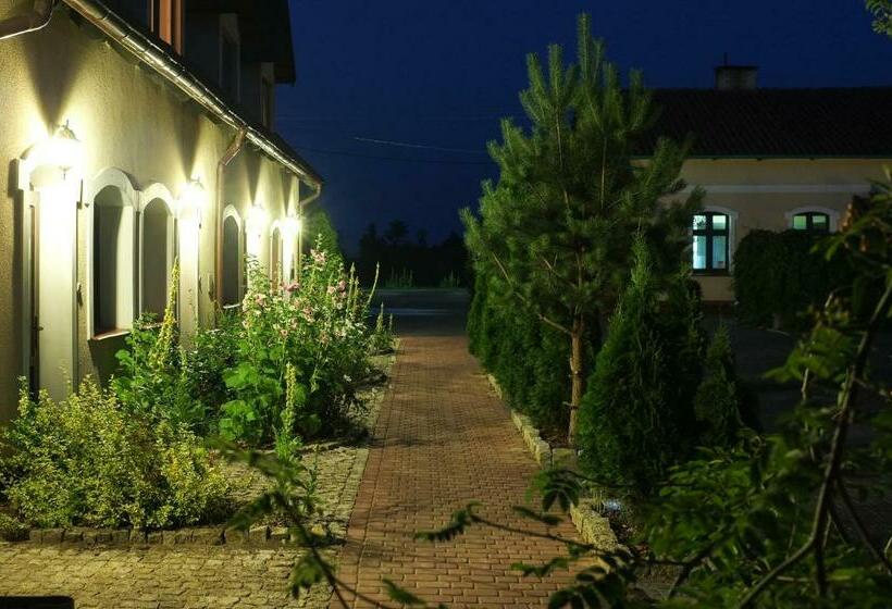 فندق صغير Zajazd Wiejski