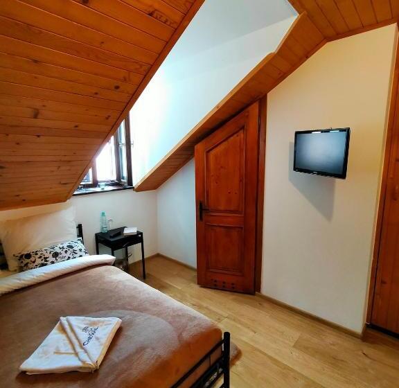 Apartamenty W Dworku Cheval