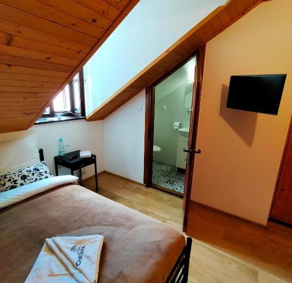 Apartamenty W Dworku Cheval