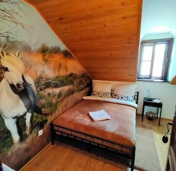 Apartamenty W Dworku Cheval