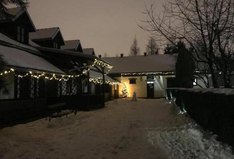 Apartamenty W Dworku Cheval