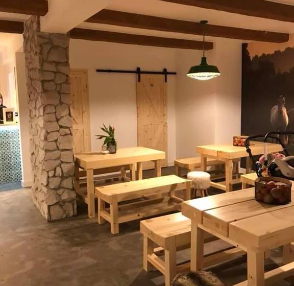 Apartamenty W Dworku Cheval