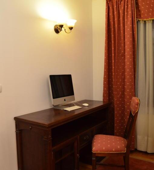 Apartamenty W Dworku Cheval