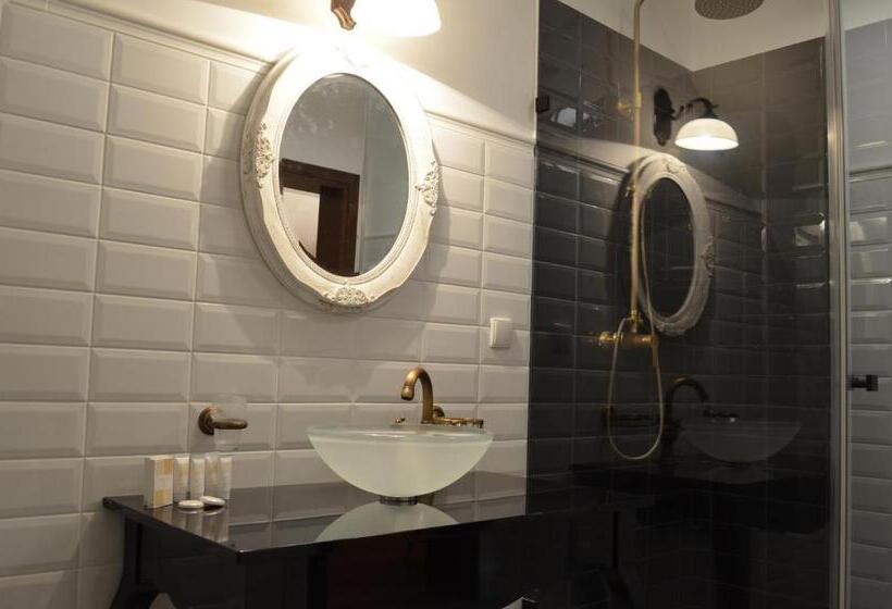 Apartamenty W Dworku Cheval