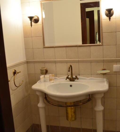 Apartamenty W Dworku Cheval