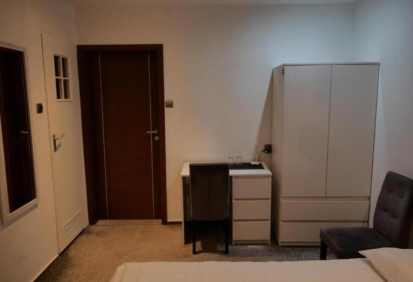 Azymut Hotel & Restaurant