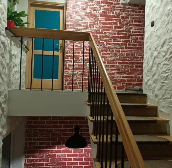 تختخواب و صبحانه 5 Kroków