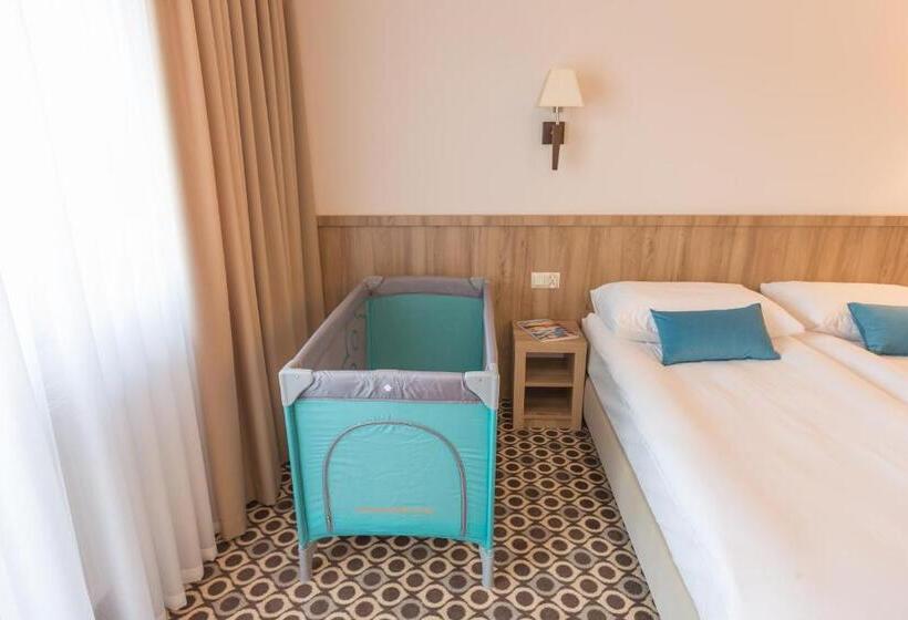 ベッドアンドブレックファースト Borowy Dwór  Biznes, Spa & Fun