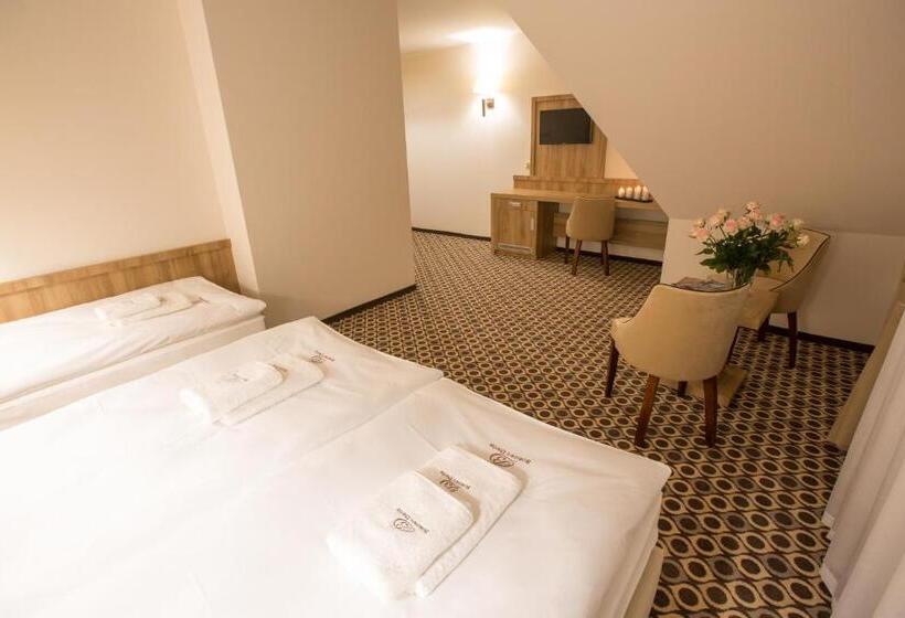 ベッドアンドブレックファースト Borowy Dwór  Biznes, Spa & Fun