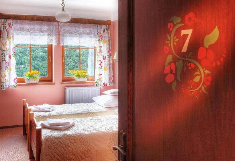 تختخواب و صبحانه Chata Cyborga