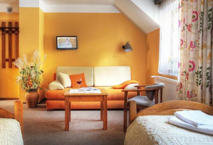 تختخواب و صبحانه Chata Cyborga