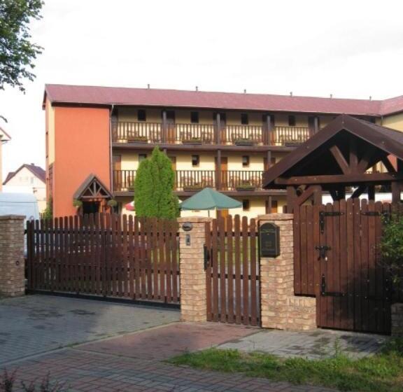 住宿加早餐  Dom Wczasowy Dorja