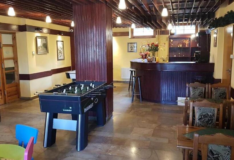 ベッドアンドブレックファースト Dom Wczasowy Przy Skałkach