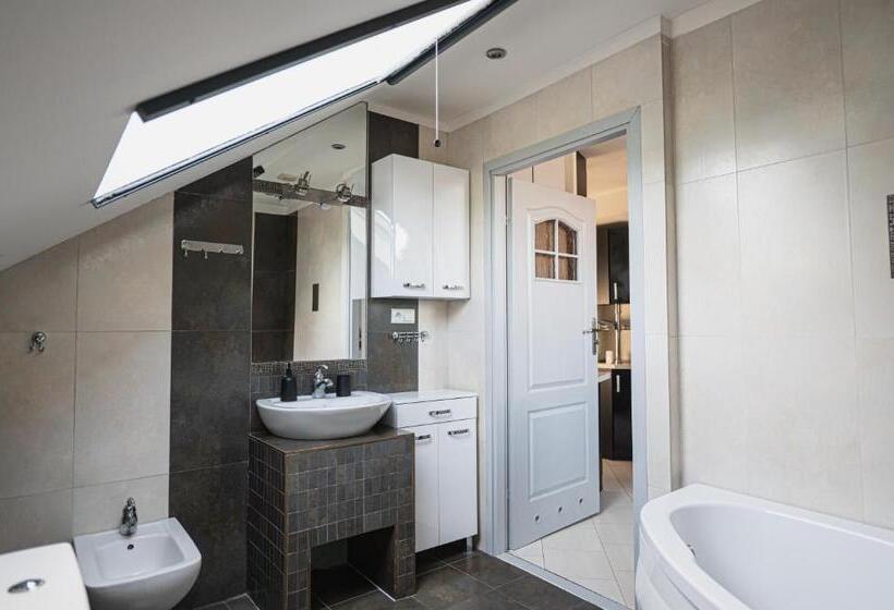 ベッドアンドブレックファースト Dwór Boratyn