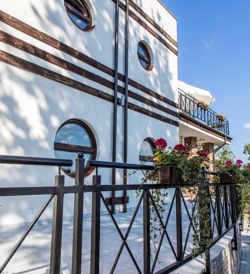 ベッドアンドブレックファースト Fregata