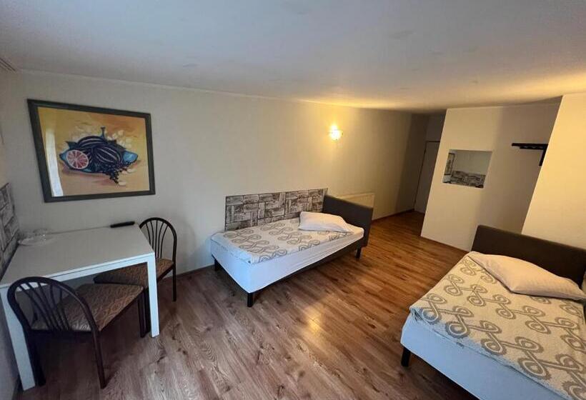 住宿加早餐 Gościniec Pod Furą