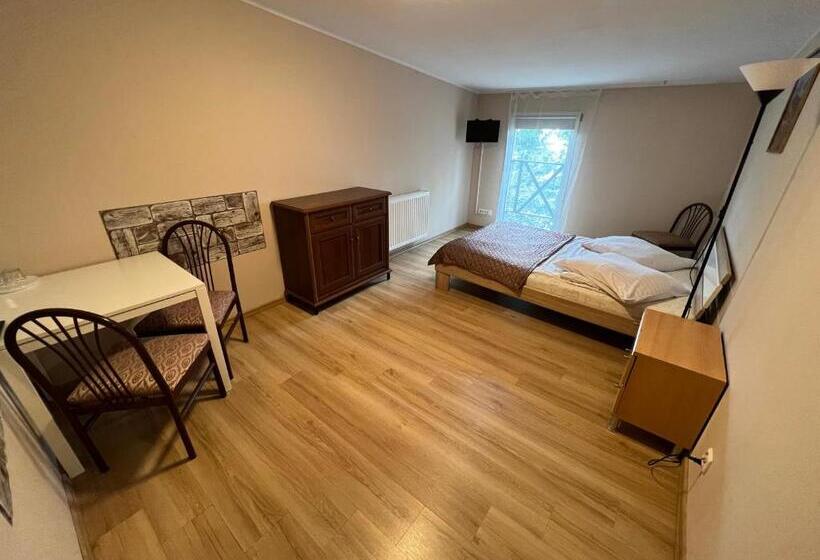 住宿加早餐 Gościniec Pod Furą