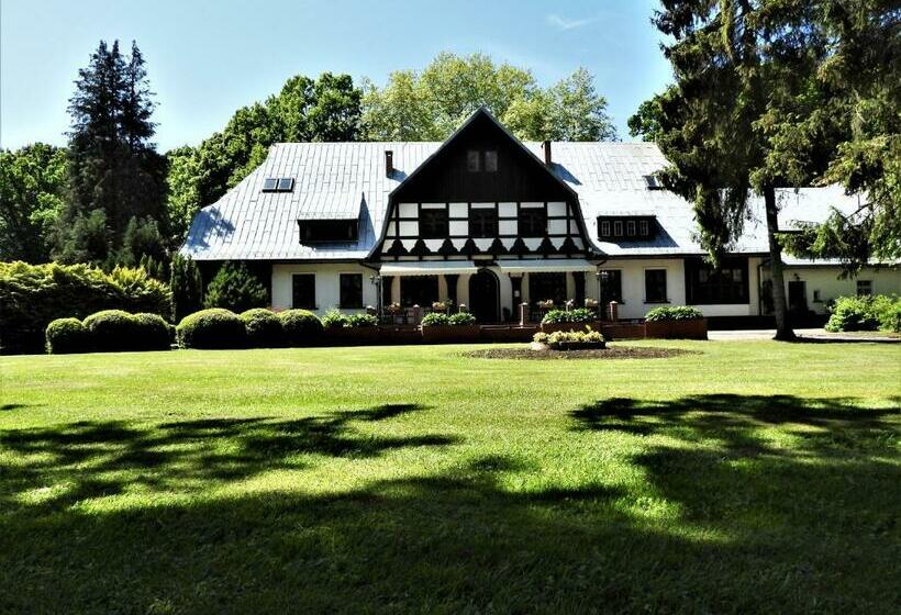 Bed and Breakfast Dworek Osiecki