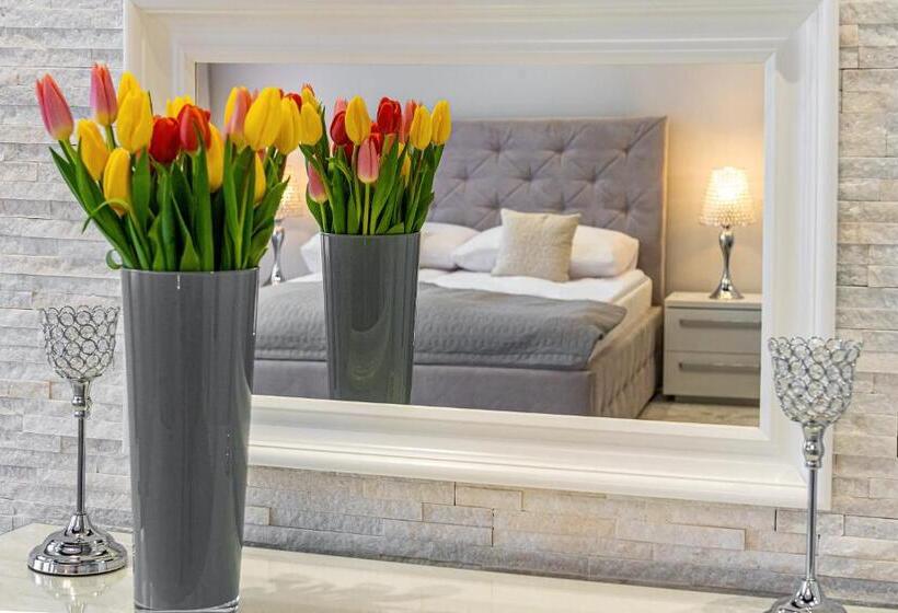 Bed and Breakfast Kamienica Pod Neptunem