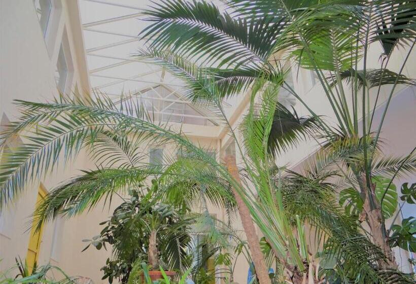 تختخواب و صبحانه Luna