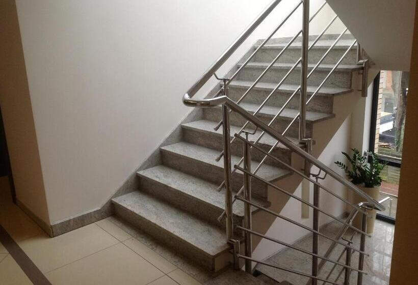 ベッドアンドブレックファースト Luna