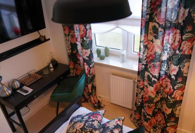 تختخواب و صبحانه Mcew Studnia