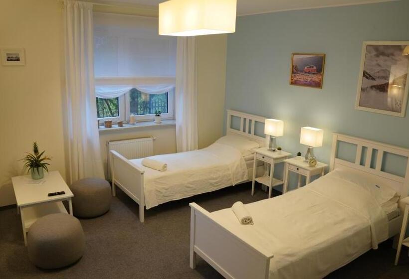 مبيت وإفطار Mcew Studnia