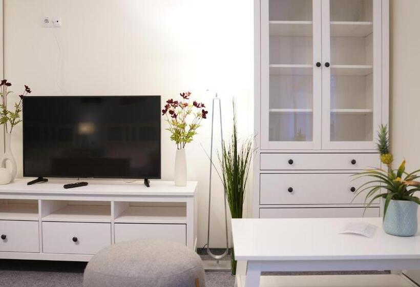 مبيت وإفطار Mcew Studnia