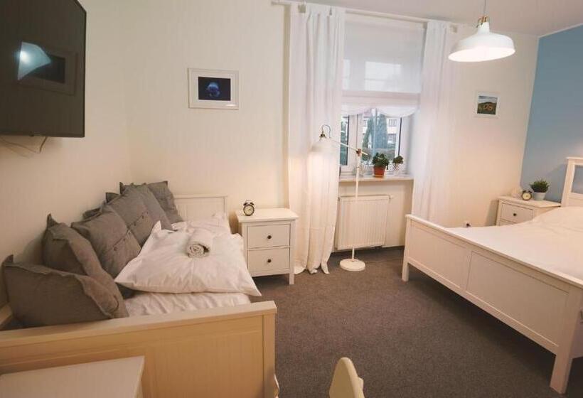 تختخواب و صبحانه Mcew Studnia