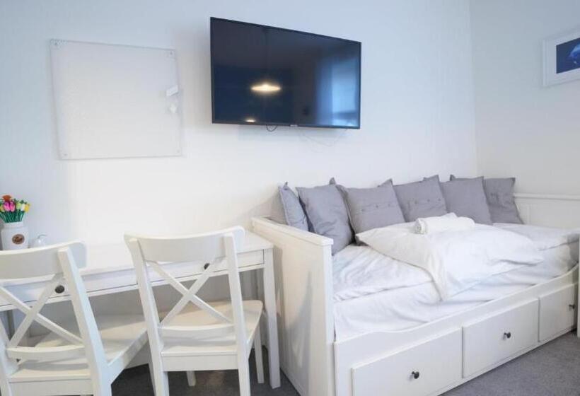 مبيت وإفطار Mcew Studnia