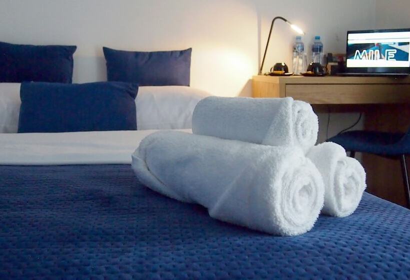 צימר Mile Gdansk Airport & Parking Długoterminowy