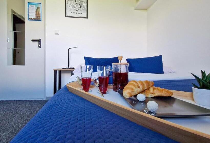 צימר Mile Gdansk Airport & Parking Długoterminowy