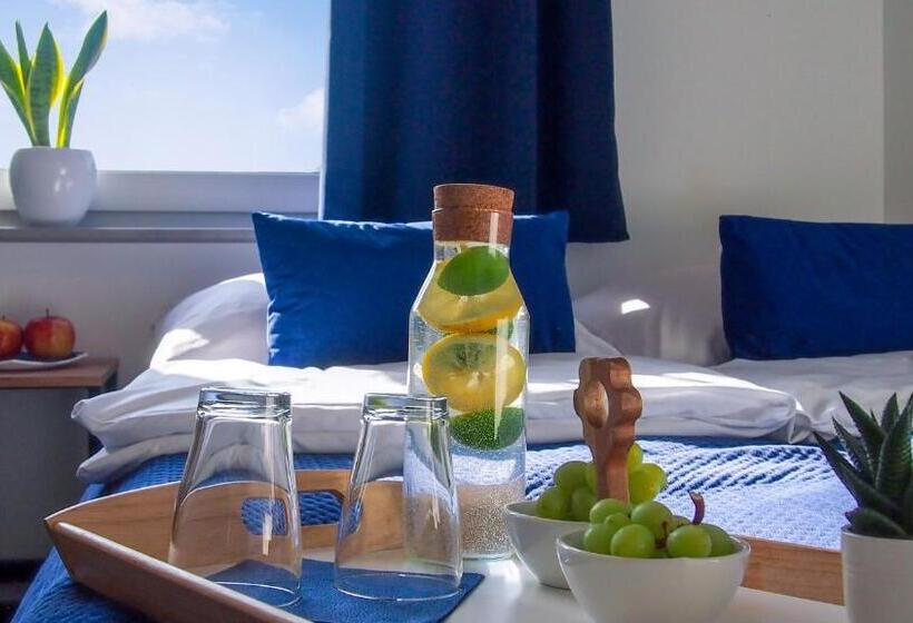 צימר Mile Gdansk Airport & Parking Długoterminowy