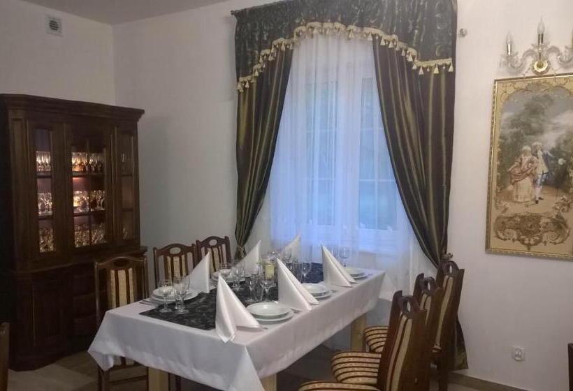 住宿加早餐  Noclegi Dwór Szlachecki Biedaczów