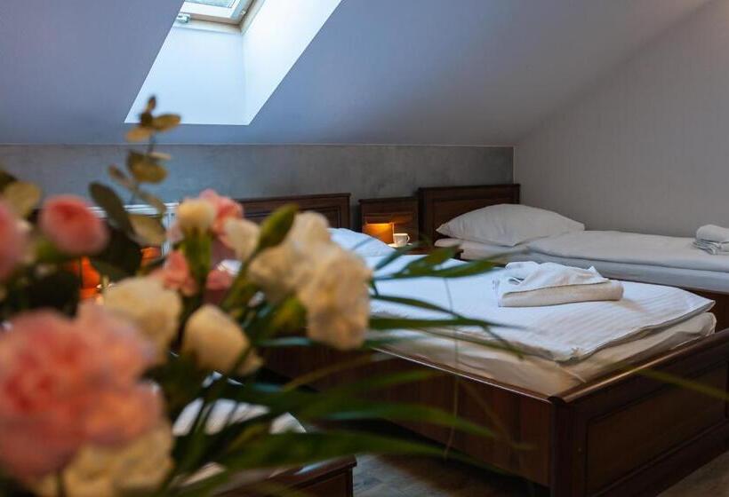 צימר Resort Pod Lasem