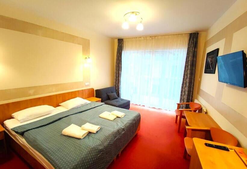 住宿加早餐  Rezydencja 5 Dębów