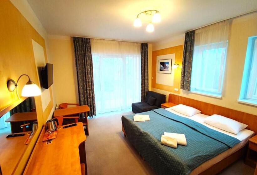 住宿加早餐  Rezydencja 5 Dębów