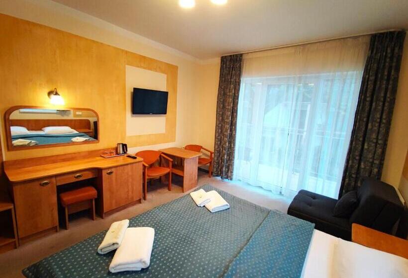 住宿加早餐  Rezydencja 5 Dębów