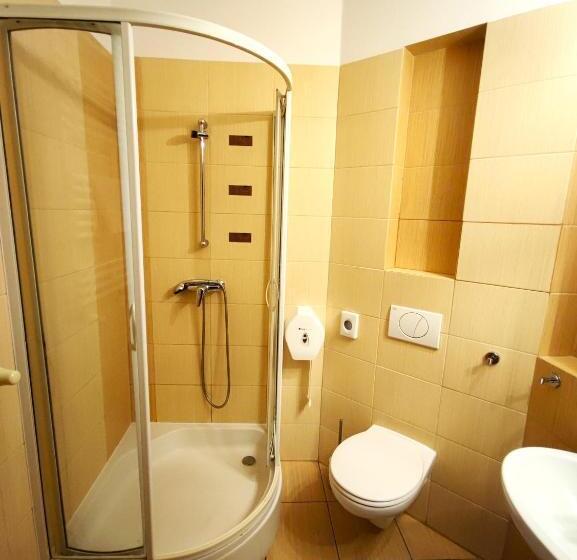 住宿加早餐  Rezydencja 5 Dębów