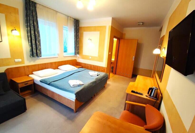 住宿加早餐  Rezydencja 5 Dębów