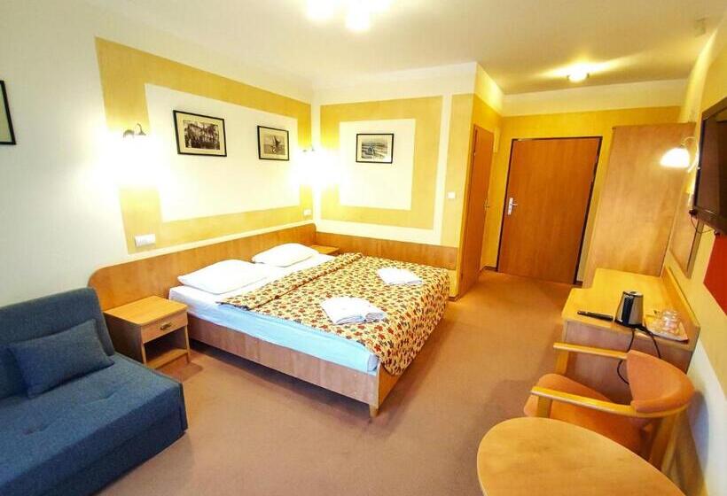 住宿加早餐  Rezydencja 5 Dębów