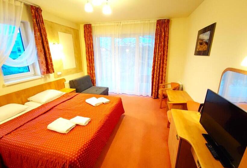 住宿加早餐  Rezydencja 5 Dębów