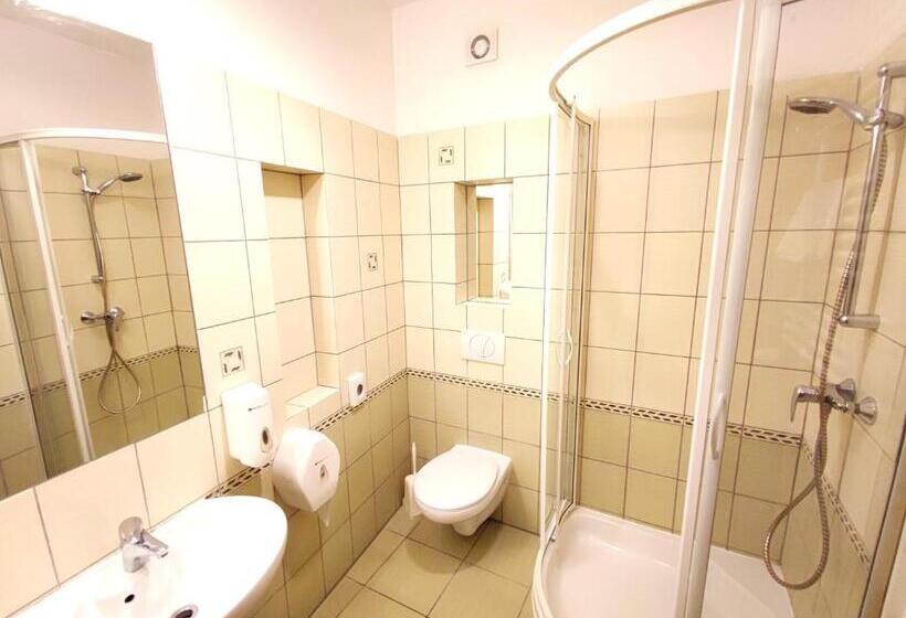 住宿加早餐  Rezydencja 5 Dębów